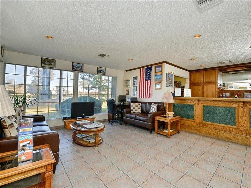 Americas Best Value Inn & Suites - Lancaster Kültér fotó