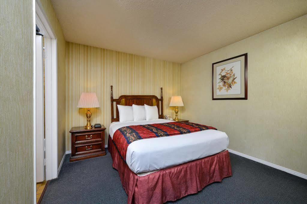 Americas Best Value Inn & Suites - Lancaster Kültér fotó